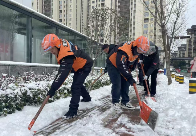 �����������Ϊ����С���ṩ���ʳ�ã����������Է�����ѩ