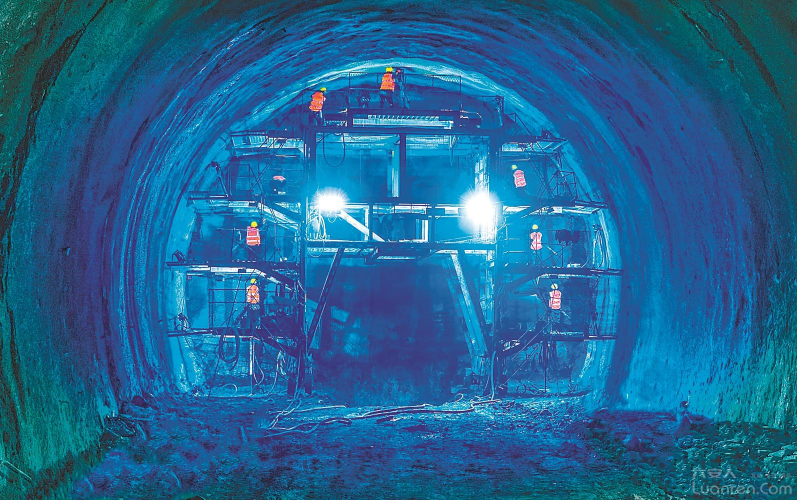 ����������ɽ�س������������ֶ���