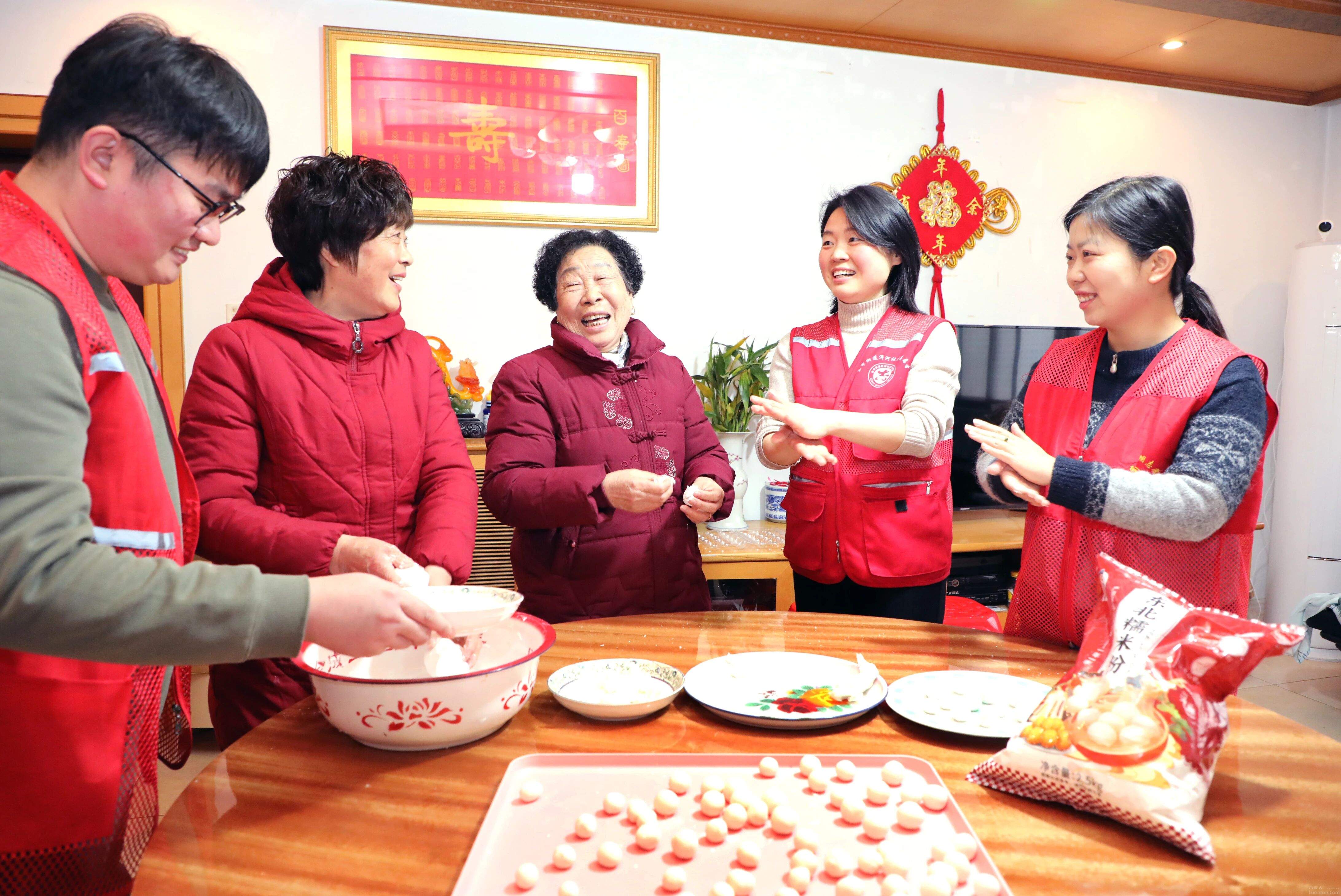 ��һ�����𣬳����ĺ��������¶�