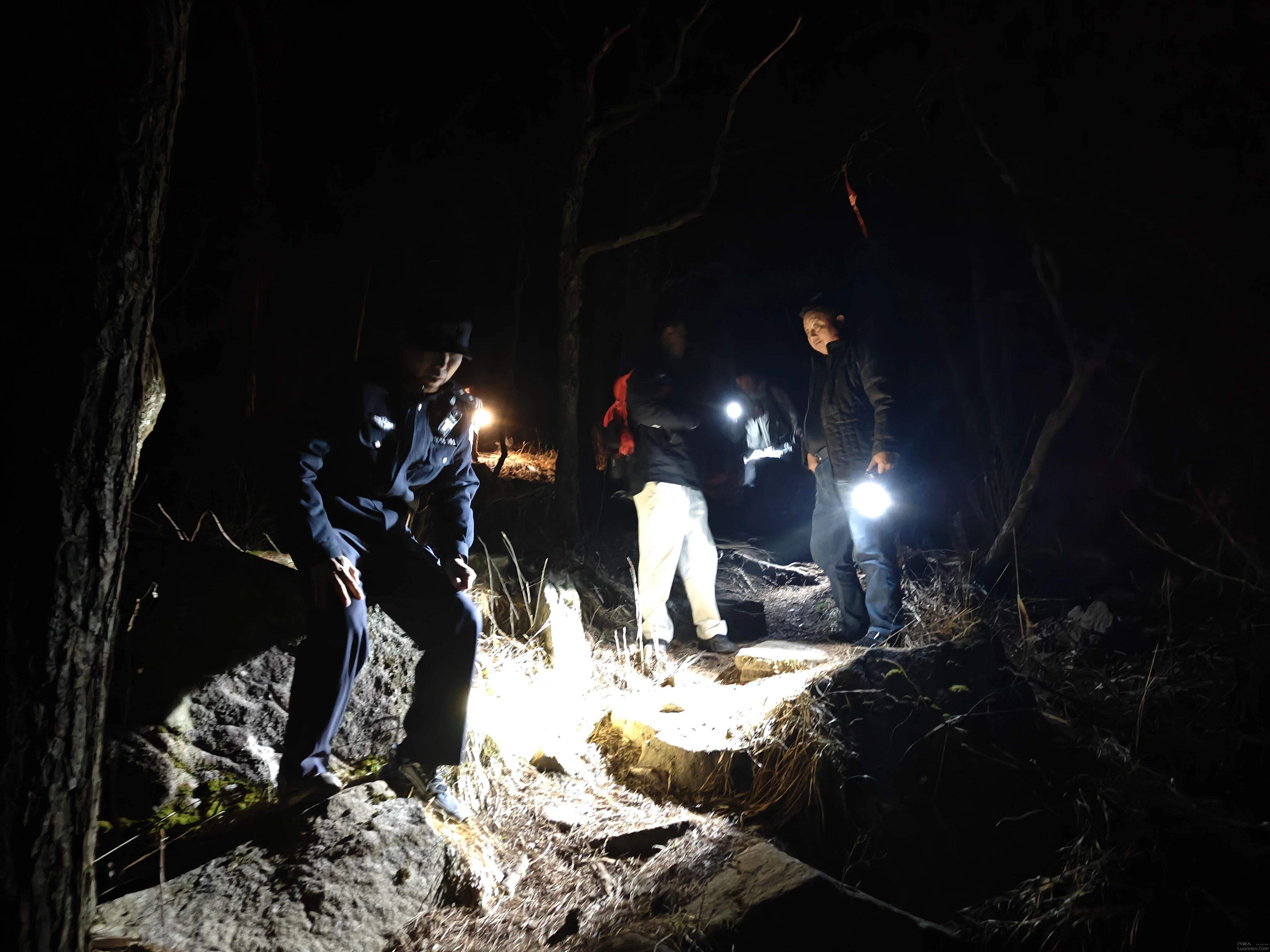 ����10Сʱ��ɽ�Ѿ� ĸ��ƽ����