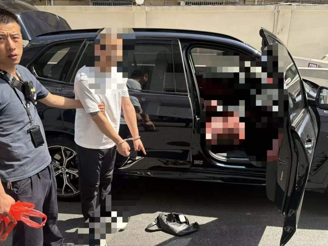 ������������ƭ��������ҹ���У�24Сʱ�ھ�׼ץ��һ��һŮ